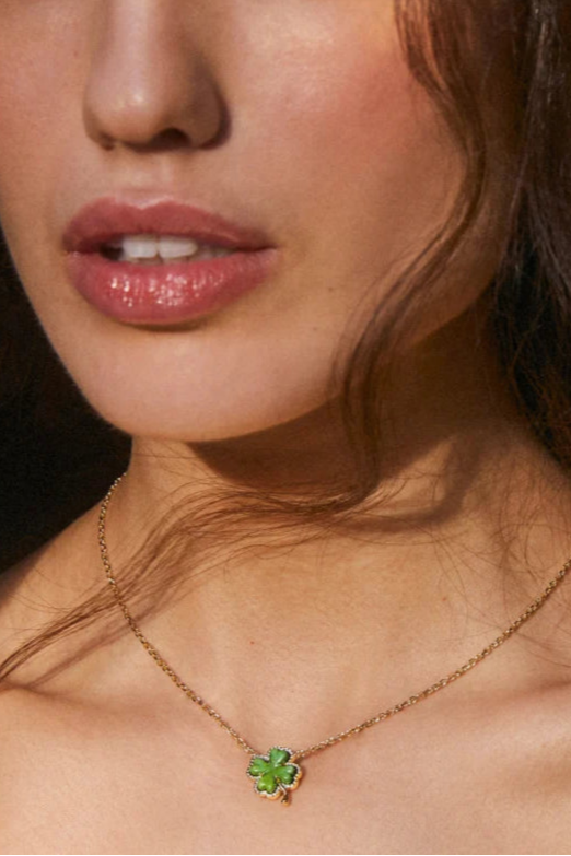 Clover Short Pendant Necklace - Lime Green Magnesite